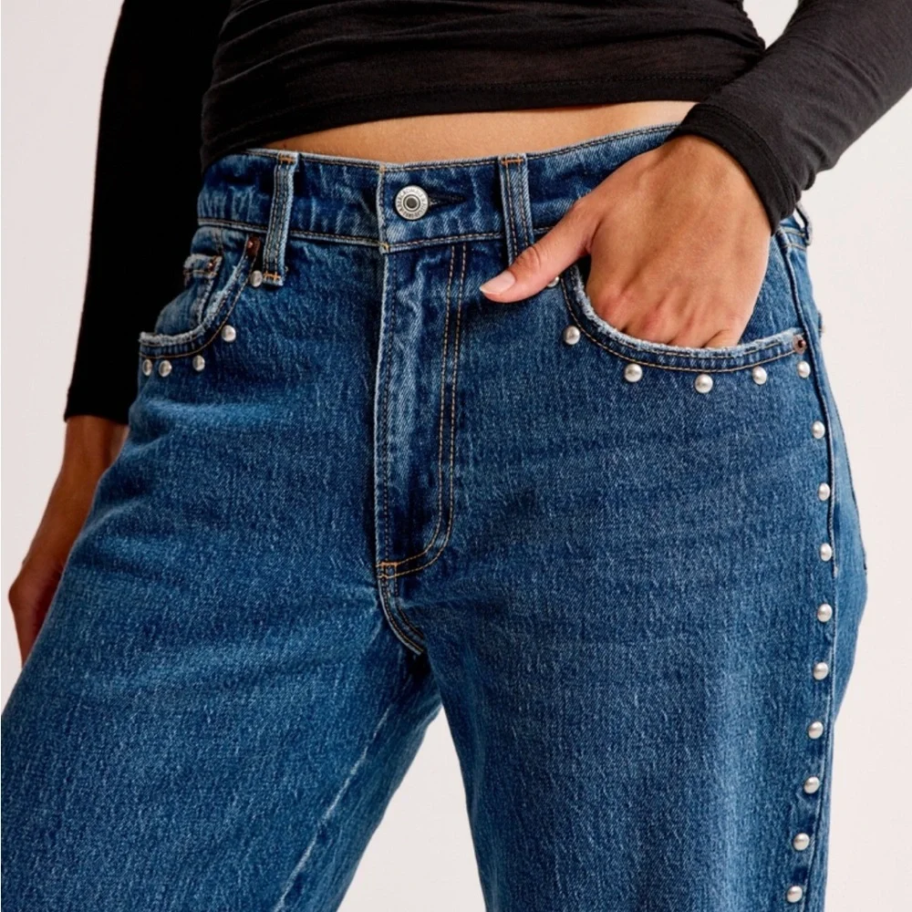 Abercrombie Low Rise Baggy Jean - Picture 2 of 5